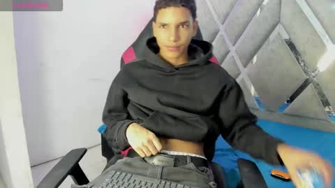 Snapshot of kai_storm7 chatting on 12-20-25, 03:57 KAI online show from 12-20-25, 03:57