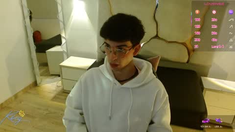 kai_tay1 online show from 05-02-26, 11:37