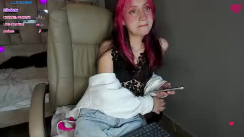 Snapshot of kailani8 chatting on 06-17-26, 12:29 Kailani online show from 06-17-26, 12:29