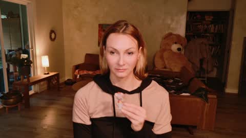 Snapshot of kaileeshy chatting on 01-14-26, 03:56 Kailee Smile online show from 01-14-26, 03:56