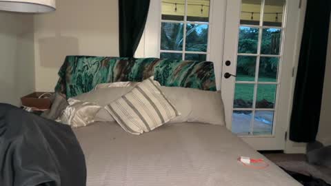 Snapshot of kaileeshy chatting on 02-12-26, 04:29 Kailee Smile online show from 02-12-26, 04:29