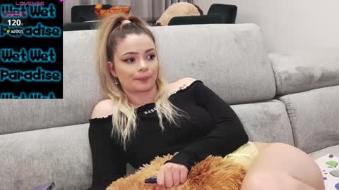 Snapshot of kailyn_moen01 chatting on 01-08-25, 09:23 Kailyn online show from 01-08-25, 09:23