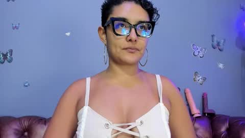Snapshot of kaira_mosse_ chatting on 10-15-25, 10:15 kaira_mosse_ online show from 10-15-25, 10:15