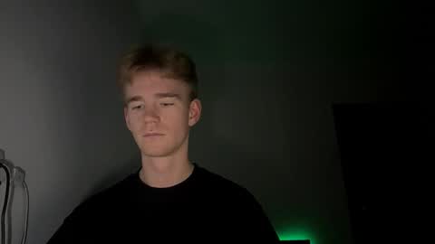 Snapshot of kairaven chatting on 11-17-25, 09:20 Vlad online show from 11-17-25, 09:20