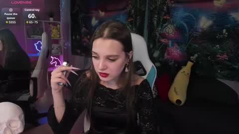 Kaisa online show from 10-27-25, 07:51