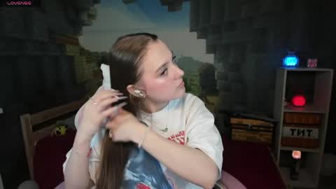 Kaisa online show from 04-12-26, 08:03