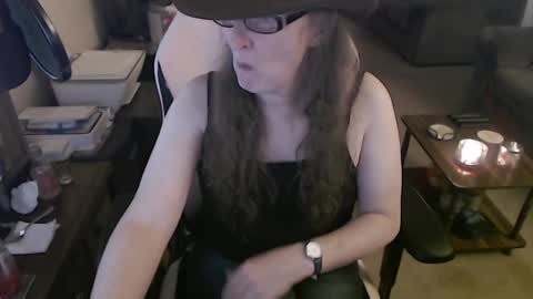 Snapshot of kait331 chatting on 01-01-25, 03:45 Camprincess331 online show from 01-01-25, 03:45