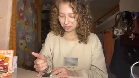 Snapshot of kaleighbourek chatting on 04-13-26, 06:35 Lily online show from 04-13-26, 06:35