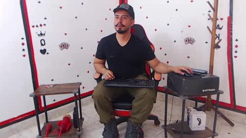 Snapshot of kalethbigdick88 chatting on 09-17-25, 02:52 Kaleth online show from 09-17-25, 02:52