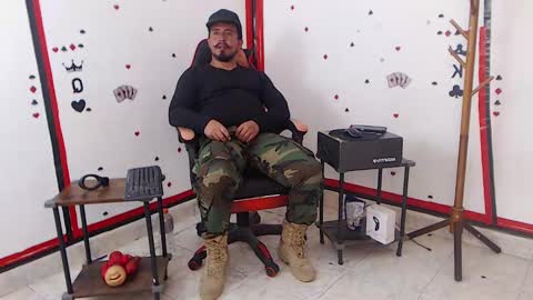 Snapshot of kalethbigdick88 chatting on 10-16-25, 02:56 Kaleth online show from 10-16-25, 02:56