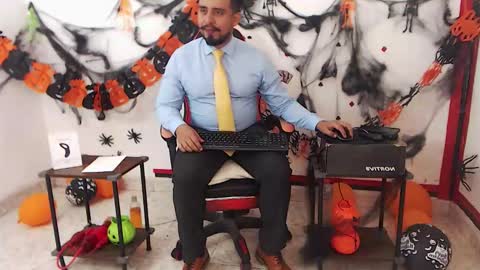 Kaleth online show from 10-30-25, 09:04