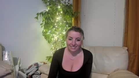 Snapshot of kaliii_jones chatting on 02-07-25, 04:27 Kaliii jones online show from 02-07-25, 04:27