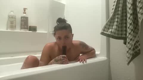 Snapshot of kalinature chatting on 01-18-26, 04:38 kalinature online show from 01-18-26, 04:38