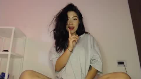 ONLY FANS  cami0777 FANSLY Camilabcruz777    instagram  online show from 01-17-25, 04:15