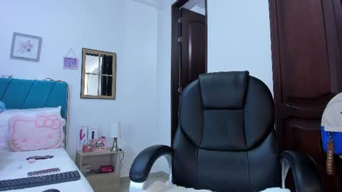 Kamilalopez online show from 06-13-26, 08:07