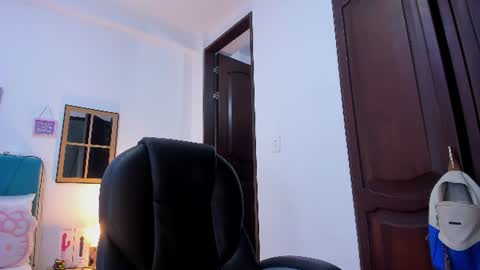 Snapshot of kam_lopez chatting on 07-24-26, 11:25 Kamilalopez online show from 07-24-26, 11:25