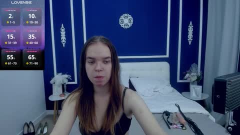 Snapshot of kamaliapeach chatting on 10-12-25, 06:45 Kamila online show from 10-12-25, 06:45