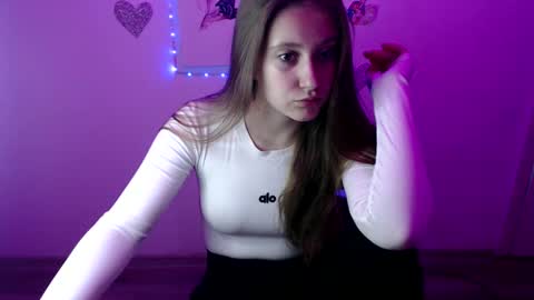 kamilla_love_ online show from 09-23-25, 11:13