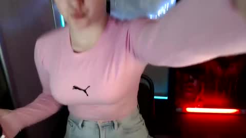 kamilla_love_ online show from 04-29-26, 12:09