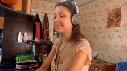 Mari  Simmons online show from 09-22-25, 06:15