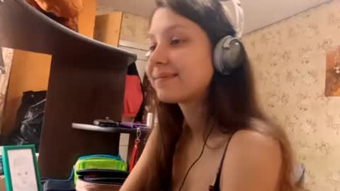 Mari  Simmons online show from 09-29-25, 05:23