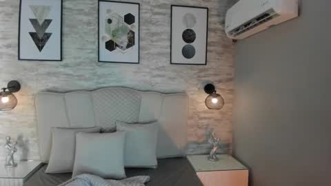 Snapshot of kanna02 chatting on 12-18-25, 11:49 Kanna online show from 12-18-25, 11:49