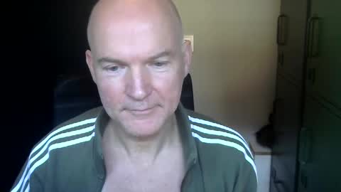 Robbie online show from 12-23-24, 09:05