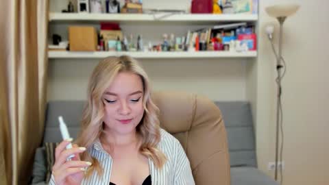 Kara. Off from 15th till 24th of December online show from 09-14-25, 10:09