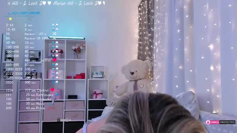 Snapshot of karamelsw chatting on 02-12-25, 12:16 Julia online show from 02-12-25, 12:16