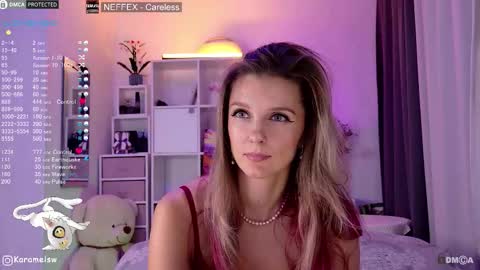 Snapshot of karamelsw chatting on 09-22-25, 08:44 Julia online show from 09-22-25, 08:44