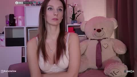 Snapshot of karamelsw chatting on 03-06-26, 08:38 Julia online show from 03-06-26, 08:38