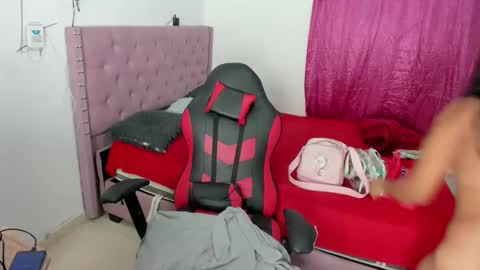 Snapshot of karen_josy chatting on 01-18-26, 07:50 karen_josy online show from 01-18-26, 07:50