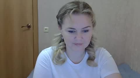 karennelsonx online show from 11-26-25, 02:07