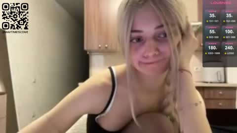 Snapshot of karensimilton chatting on 05-12-26, 03:42 May online show from 05-12-26, 03:42