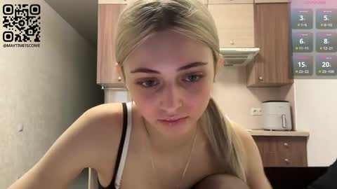 Snapshot of karensimilton chatting on 06-03-26, 03:17 May online show from 06-03-26, 03:17
