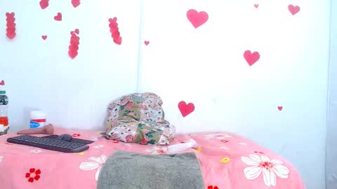 Snapshot of karenvagina18 chatting on 10-13-25, 01:16 karenvagina18 online show from 10-13-25, 01:16