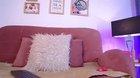 Snapshot of karina2smith chatting on 12-15-25, 06:56 karina online show from 12-15-25, 06:56