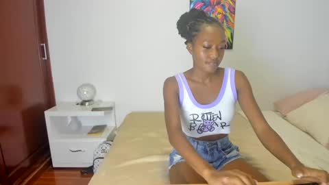 Snapshot of karina_lopez7 chatting on 01-29-25, 12:33 karina_lopez7 online show from 01-29-25, 12:33