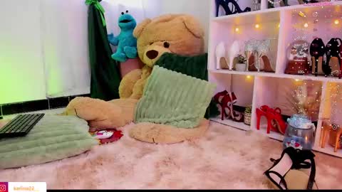 Snapshot of karina_torres_ chatting on 03-03-25, 10:42 Karina online show from 03-03-25, 10:42