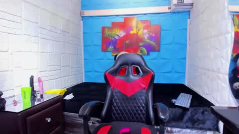 karinatompson online show from 12-04-25, 05:10