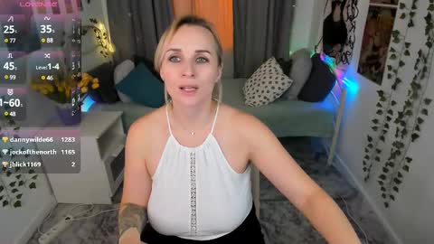 Snapshot of karinella_x chatting on 03-10-25, 12:40 Karina online show from 03-10-25, 12:40