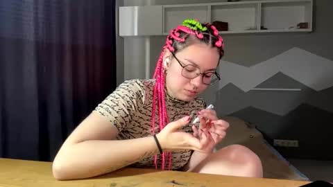 Snapshot of karisaeitniear chatting on 03-16-26, 07:23 Katty online show from 03-16-26, 07:23