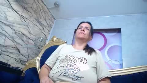 Karito online show from 10-31-25, 11:11