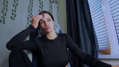 karla_lim online show from 10-21-25, 01:56