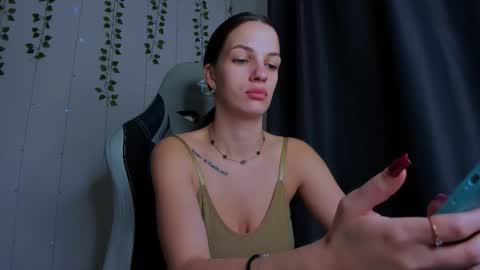 karla_lim online show from 11-03-25, 09:21