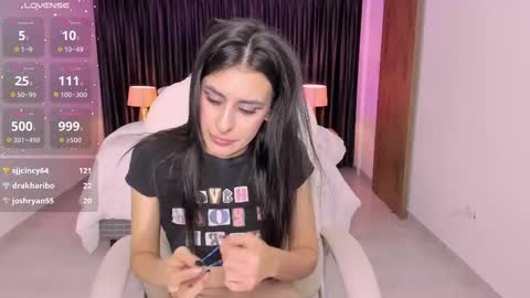Snapshot of karlaa_james chatting on 03-01-25, 06:57 Karlaa  online show from 03-01-25, 06:57