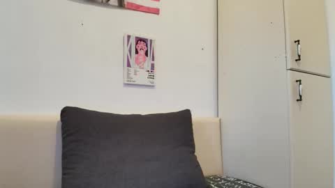 Snapshot of karladreamssex chatting on 09-11-25, 06:02 Crystyna online show from 09-11-25, 06:02