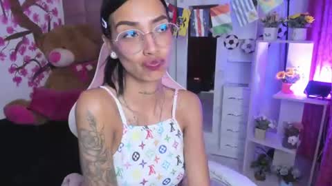Snapshot of karlaslutskinny__ chatting on 06-18-26, 09:19 karlaslutskinny__ online show from 06-18-26, 09:19