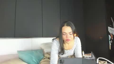 Snapshot of karlizth chatting on 03-18-26, 10:07 KarolCorreaT online show from 03-18-26, 10:07