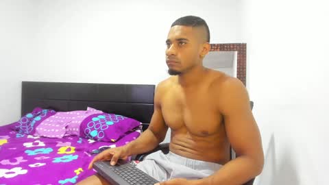 Snapshot of karljensen33 chatting on 01-19-25, 09:34 karlgenjen online show from 01-19-25, 09:34